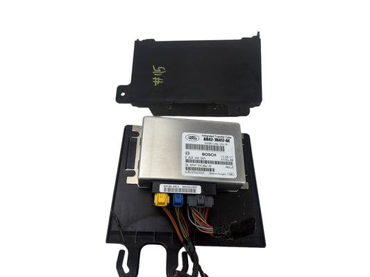 2010-2012 Land Rover Range Rover Transfer Case Control Module w/ Cover Trim OEM