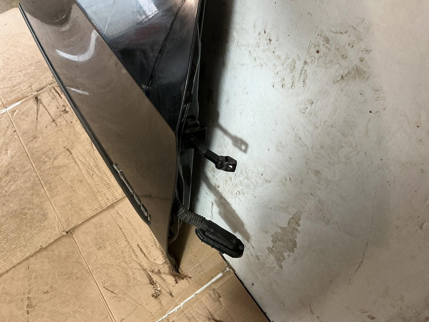 2007 - 2013 BMW X5 xDrive50i Front Right Passenger Side Door Shell Panel OEM.