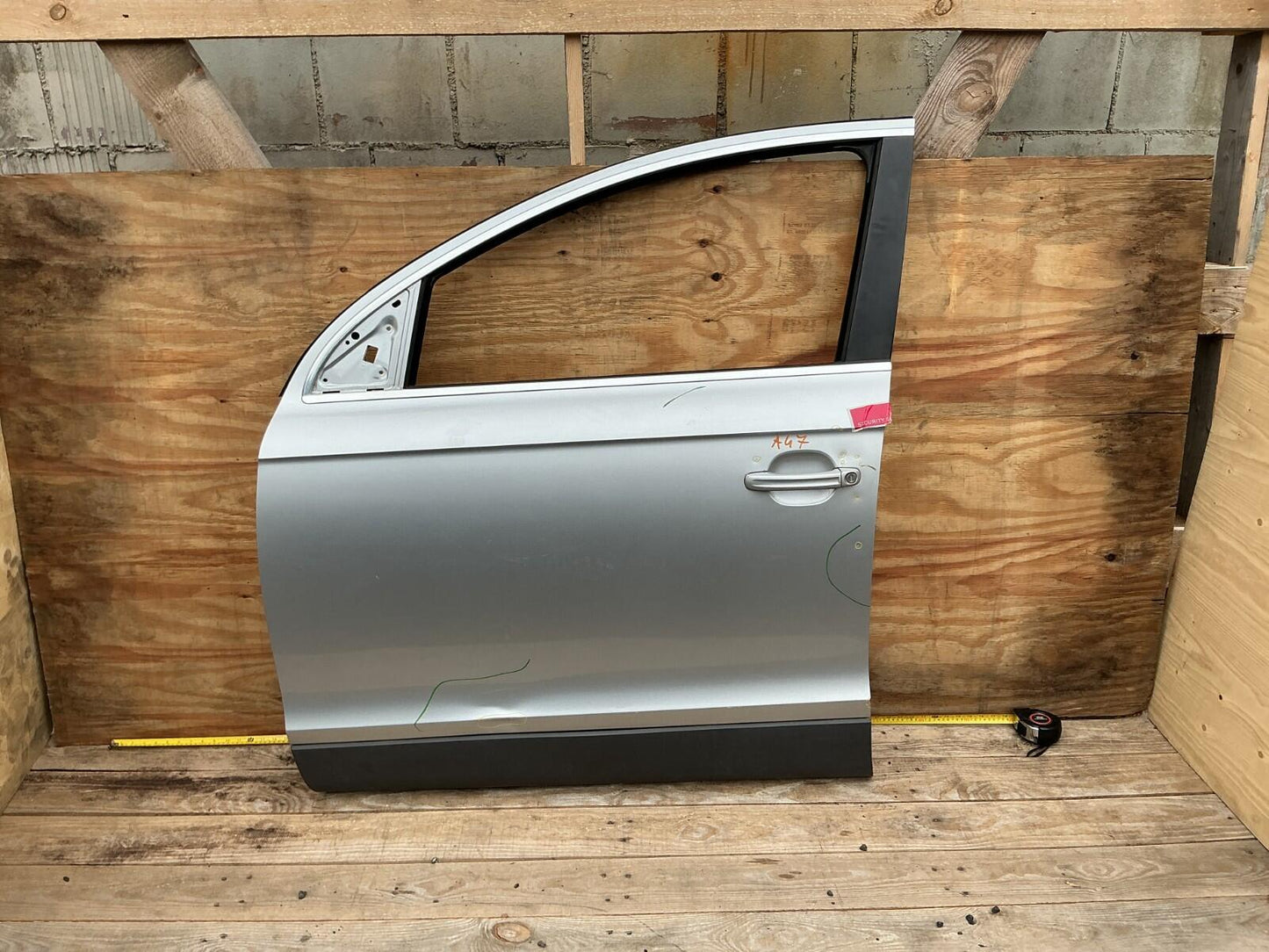 2007 - 2015 Audi Q7 3.6 Premium Front Left Driver Side Door Shell OEM.