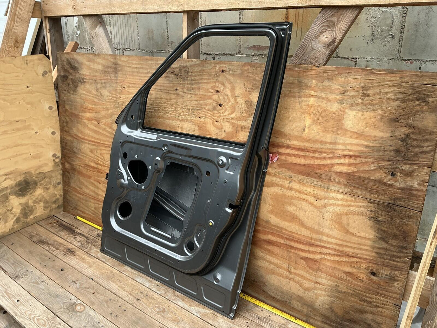 2006-2009 Land Rover Range Rover Sport Front Right Passenger Side Door Shell OEM
