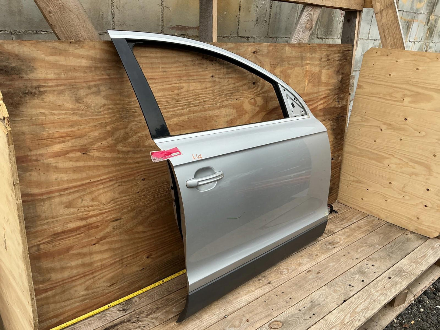 2007 - 2015 Audi Q7 3.6 Premium Front Right Passenger Side Door Shell OEM