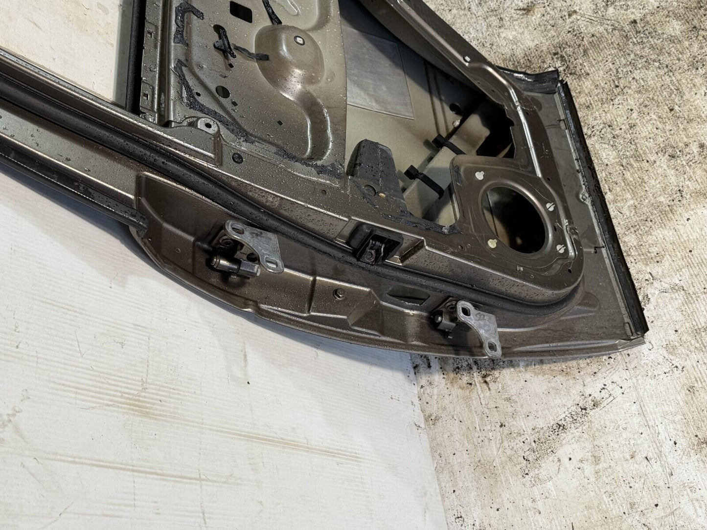 2007-2012 Land Rover Range Rover Rear Right Door Shell Panel OEM.