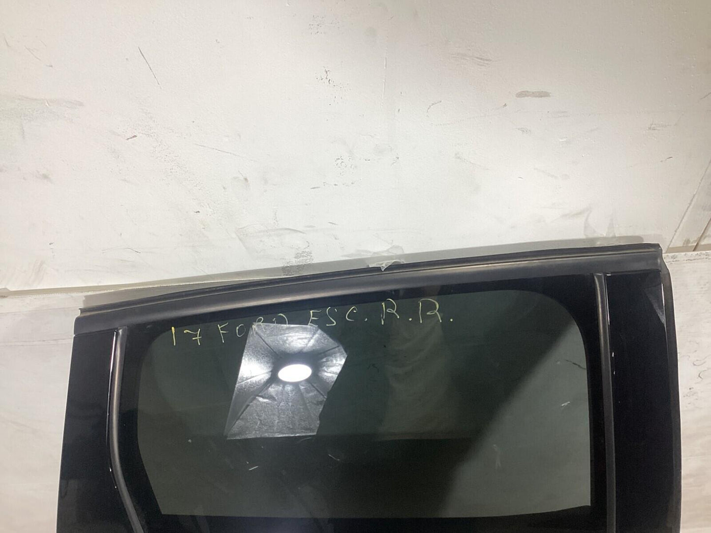 2013-2019 FORD ESCAPE REAR RIGHT PASSENGER SIDE COMLETE DOOR W/ DOOR PANEL OEM.