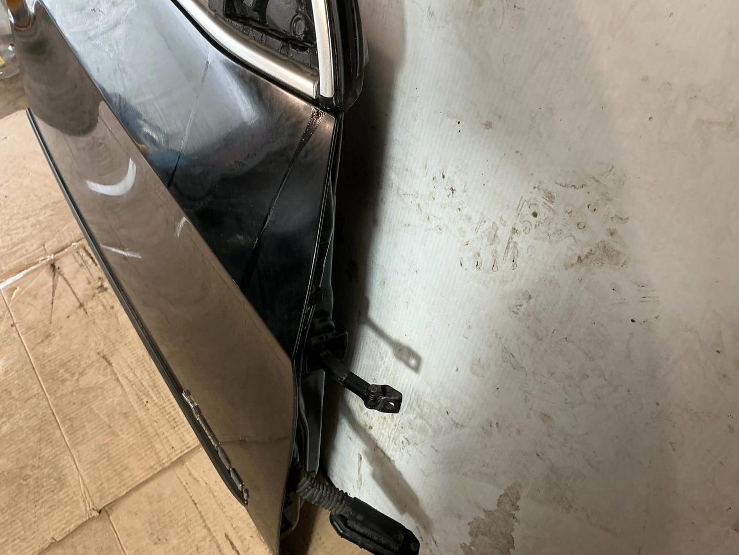 2007 - 2013 BMW X5 xDrive50i Front Right Passenger Side Door Shell Panel OEM.