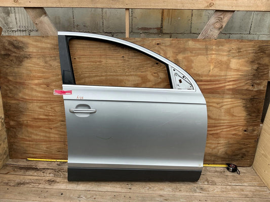 2007 - 2015 Audi Q7 3.6 Premium Front Right Passenger Side Door Shell OEM