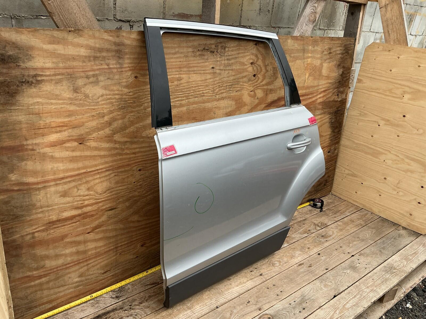 2007 - 2015 Audi Q7 3.6 Premium Rear Left Driver Side Door Shell OEM.