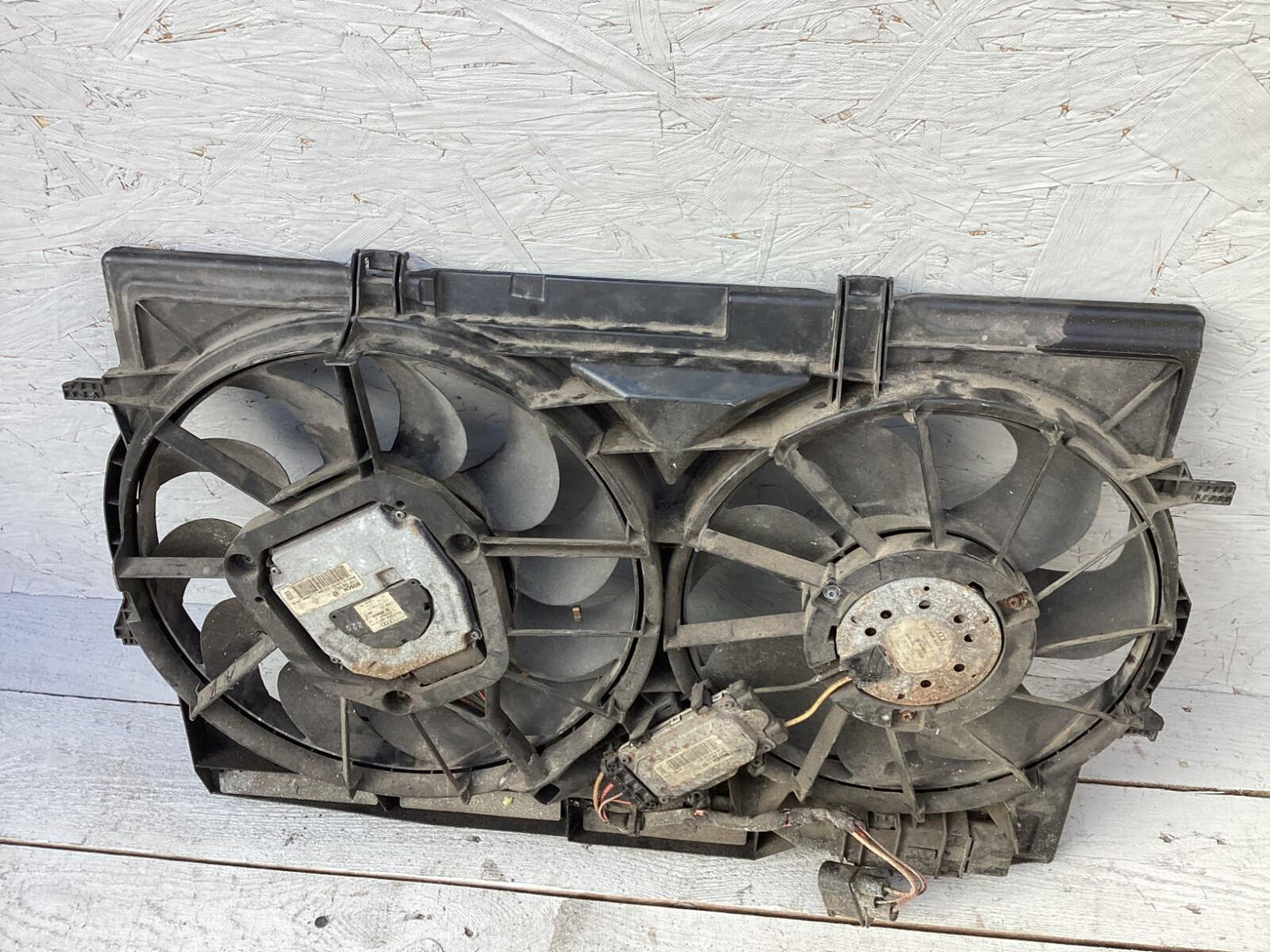 2008 - 2012 Audi S5 Radiator Cooling Fan Assembly & Shroud 8K0959455E OEM