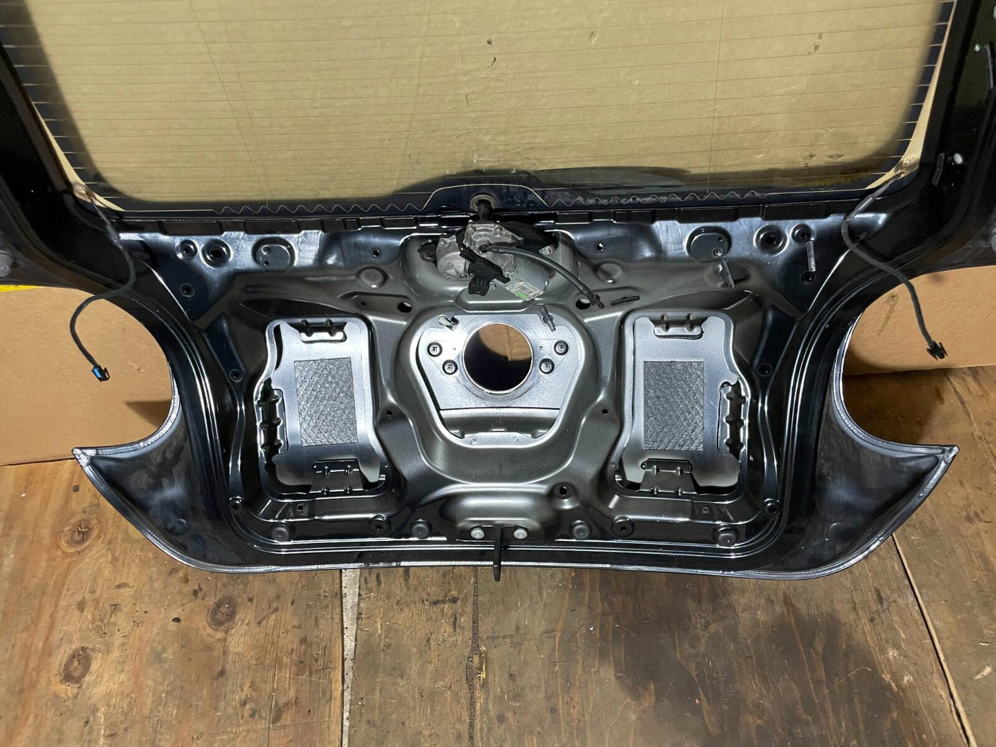 2013 - 2016 Mini Cooper Paceman R61 Trunk Lid / Hatch 41009810790 OEM .