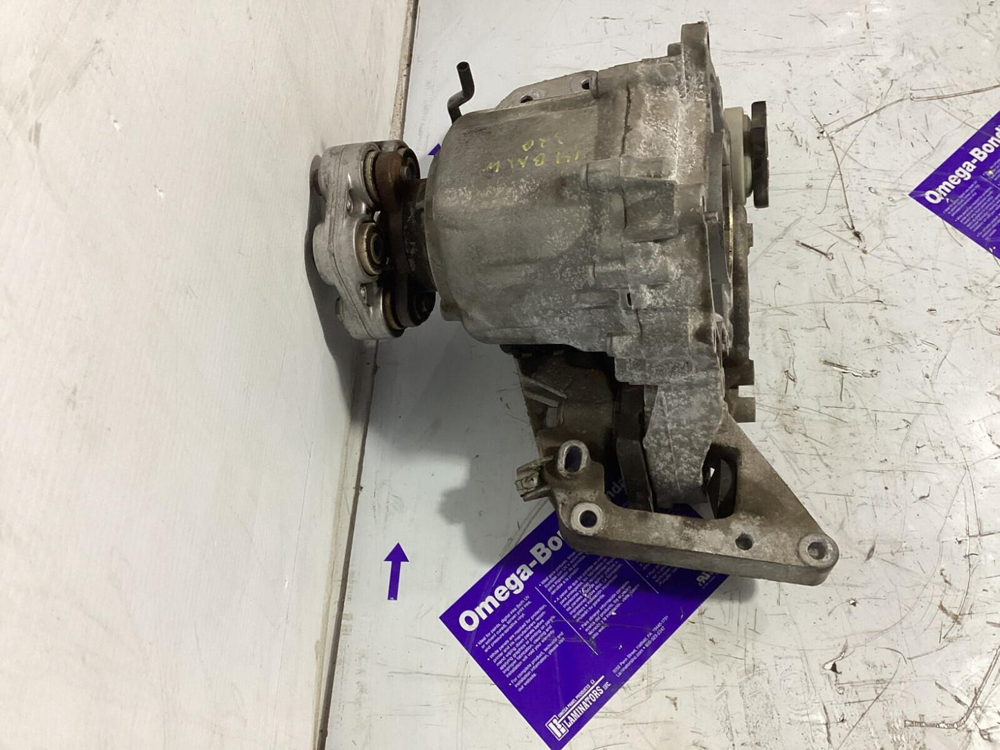 2007-2014 BMW 320i xdrive AWD TRANSMISSION TRANSFER CASE OEM.