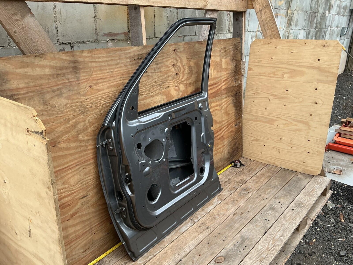 2006-2009 Land Rover Range Rover Sport Front Right Passenger Side Door Shell OEM