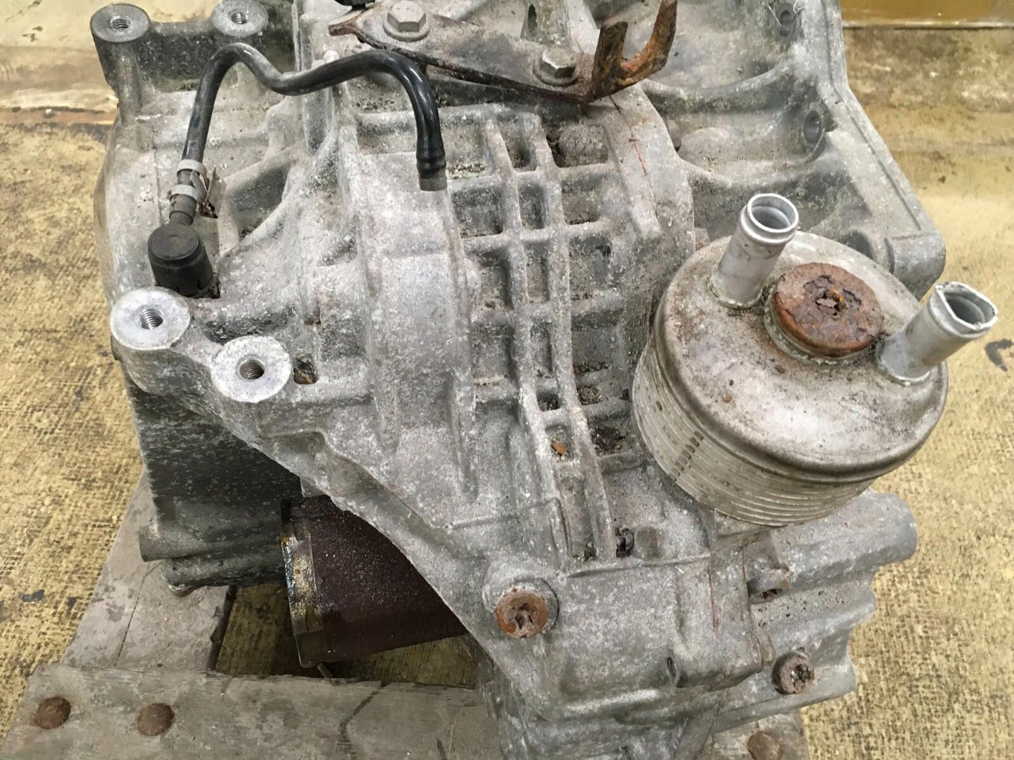2011 -2016 MINI COOPER COUNTRYMAN 1.6L AUTOMATIC TRANSMISSION 156K OEM .