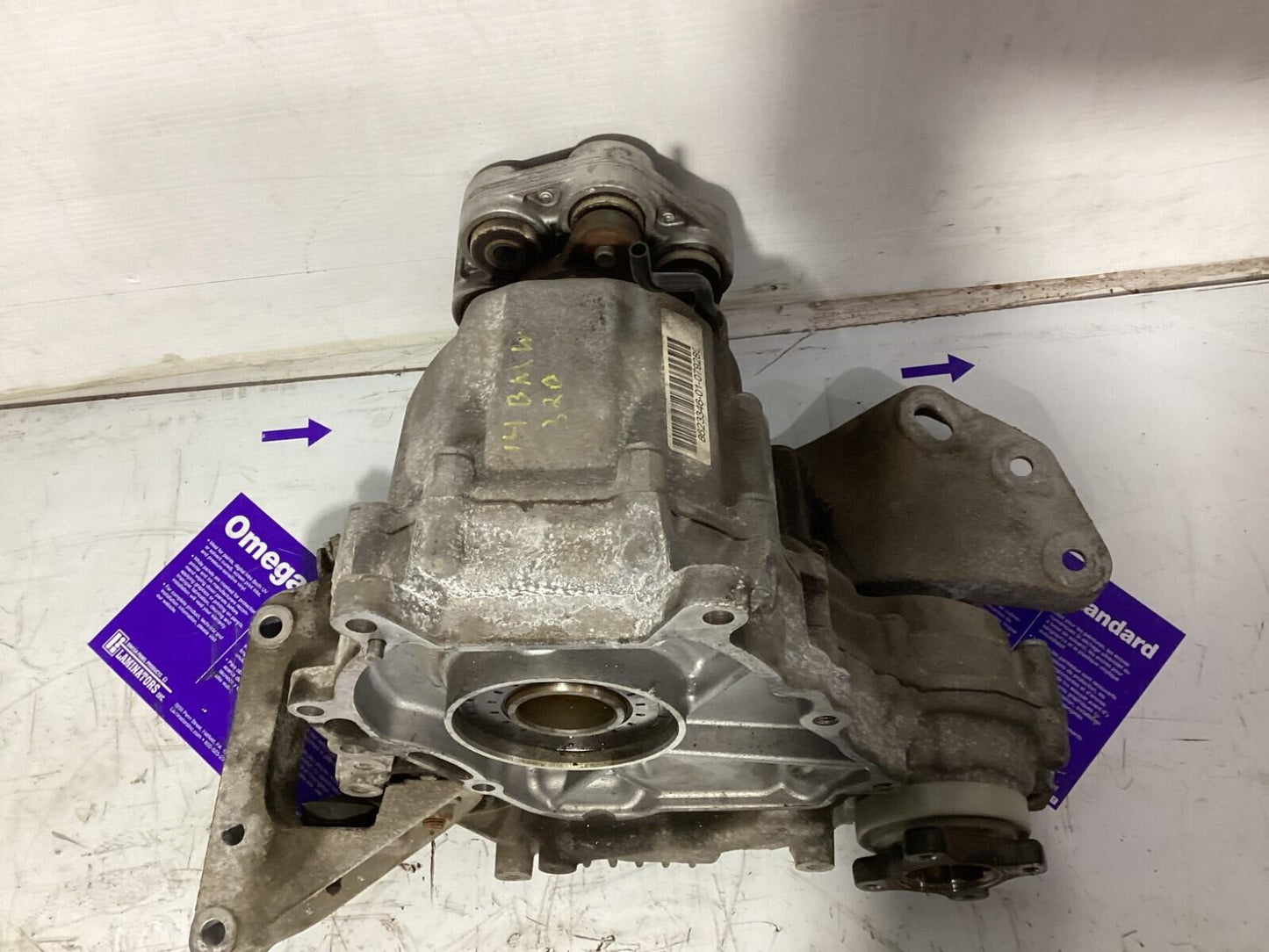 2007-2014 BMW 320i xdrive AWD TRANSMISSION TRANSFER CASE OEM.