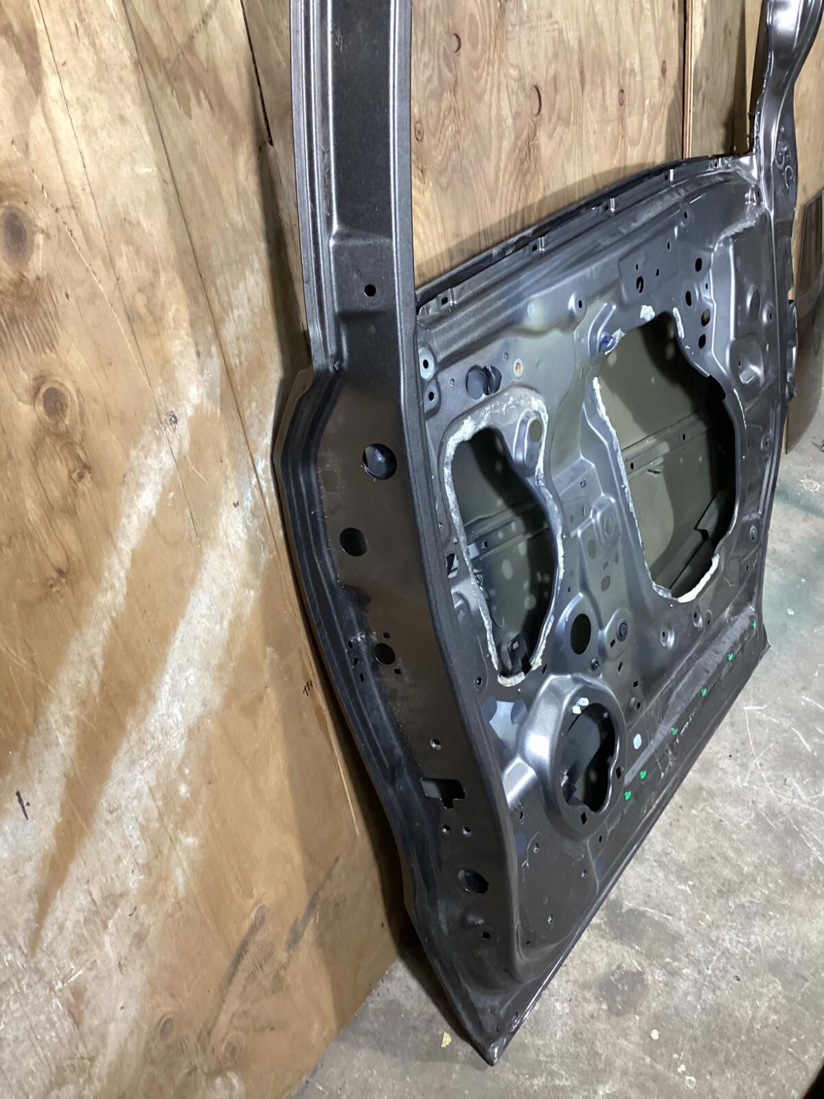 2018 - 2023 HONDA ODYSSEY ELITE REAR RIGHT SIDE EXTERIOR DOOR SHELL PANEL OEM .