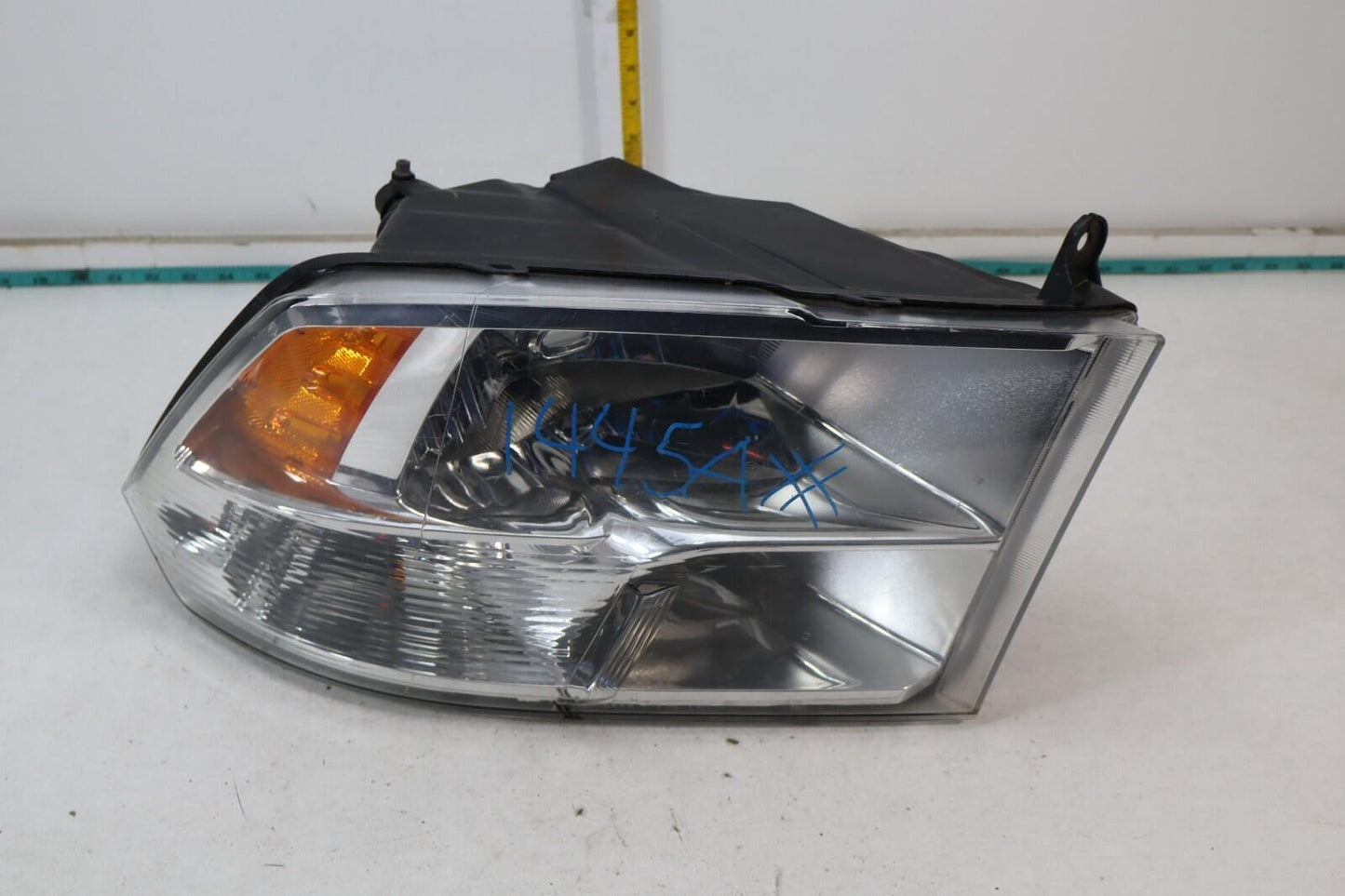 2009-2018 Dodge Ram 1500 2500 3500 Right Passenger Side Headlight 300238AA OEM