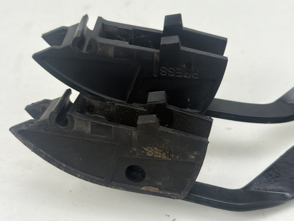 2011-2014 Dodge Charger Front Left Right Windshield Wiper Arms Pair Black OEM