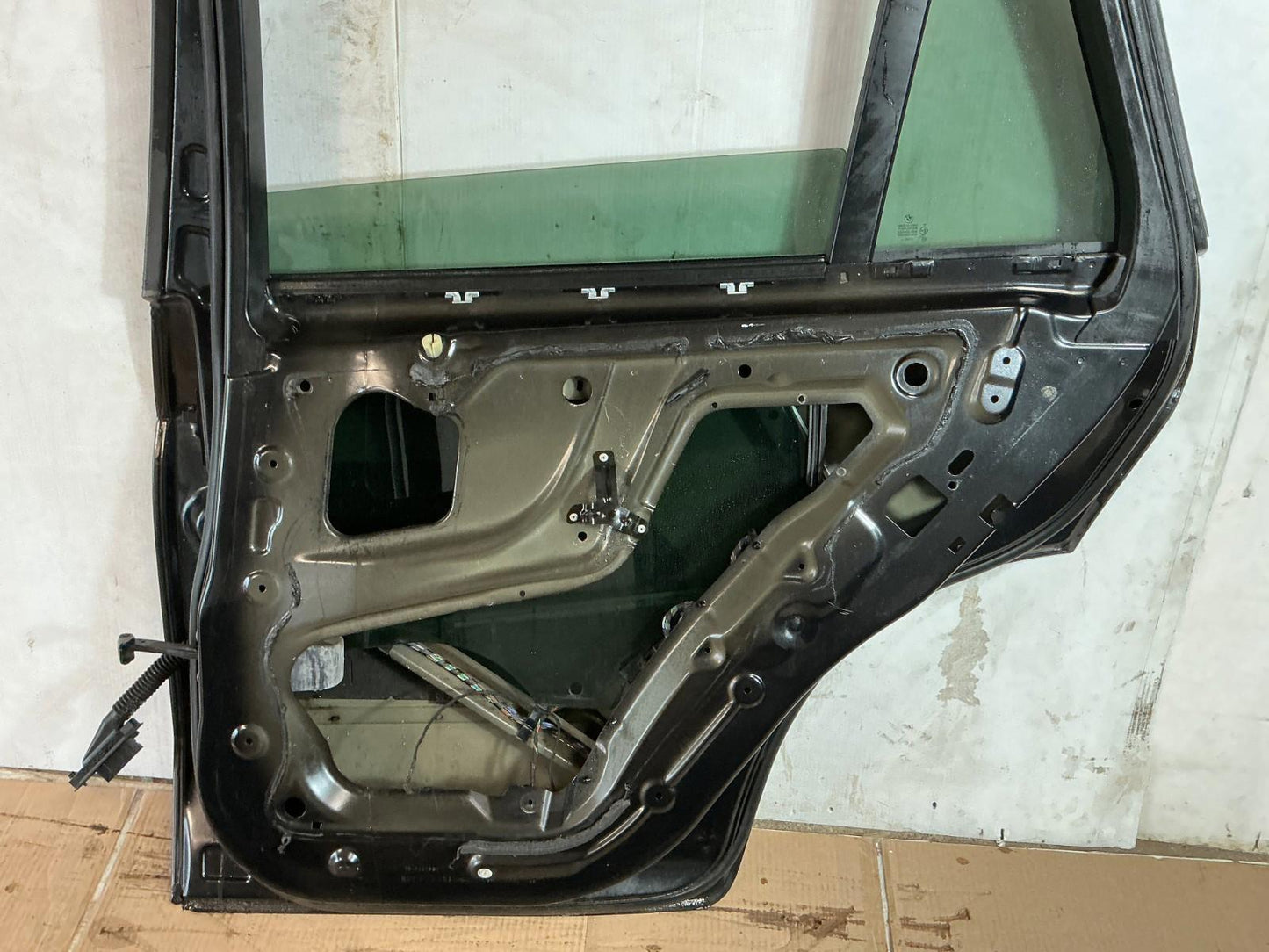 2007 - 2013 BMW X5 xDrive50i Rear Right Passenger Side Door Shell Panel OEM.