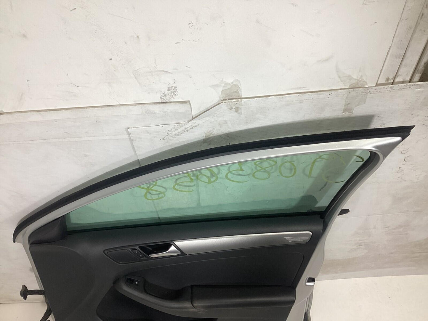 2011 - 2018 Volkswagen Jetta Front Right Side Door W/ Door Panel / Window OEM .