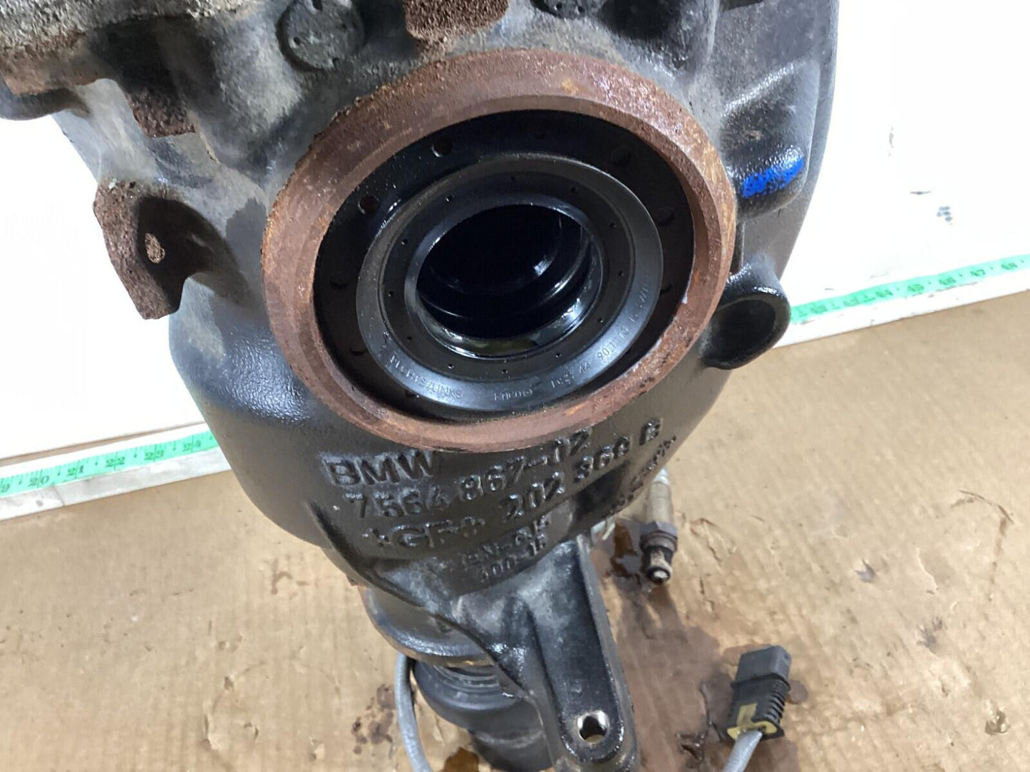 2011 - 2019 BMW X5 E70 Rear Axle Differential Gear Carrier 7564867 OEM .