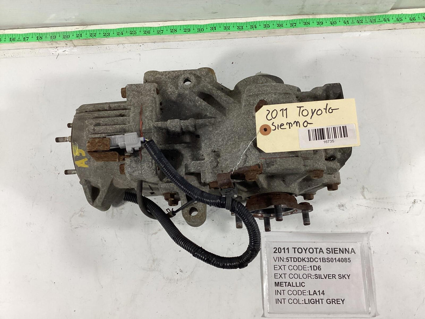 2011-2014 Toyota Sienna AWD Rear Differential Carrier Assembly 41110-45010 OEM .
