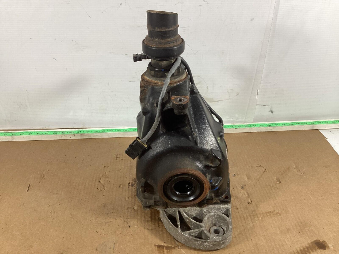 2011 - 2019 BMW X5 E70 Rear Axle Differential Gear Carrier 7564867 OEM .