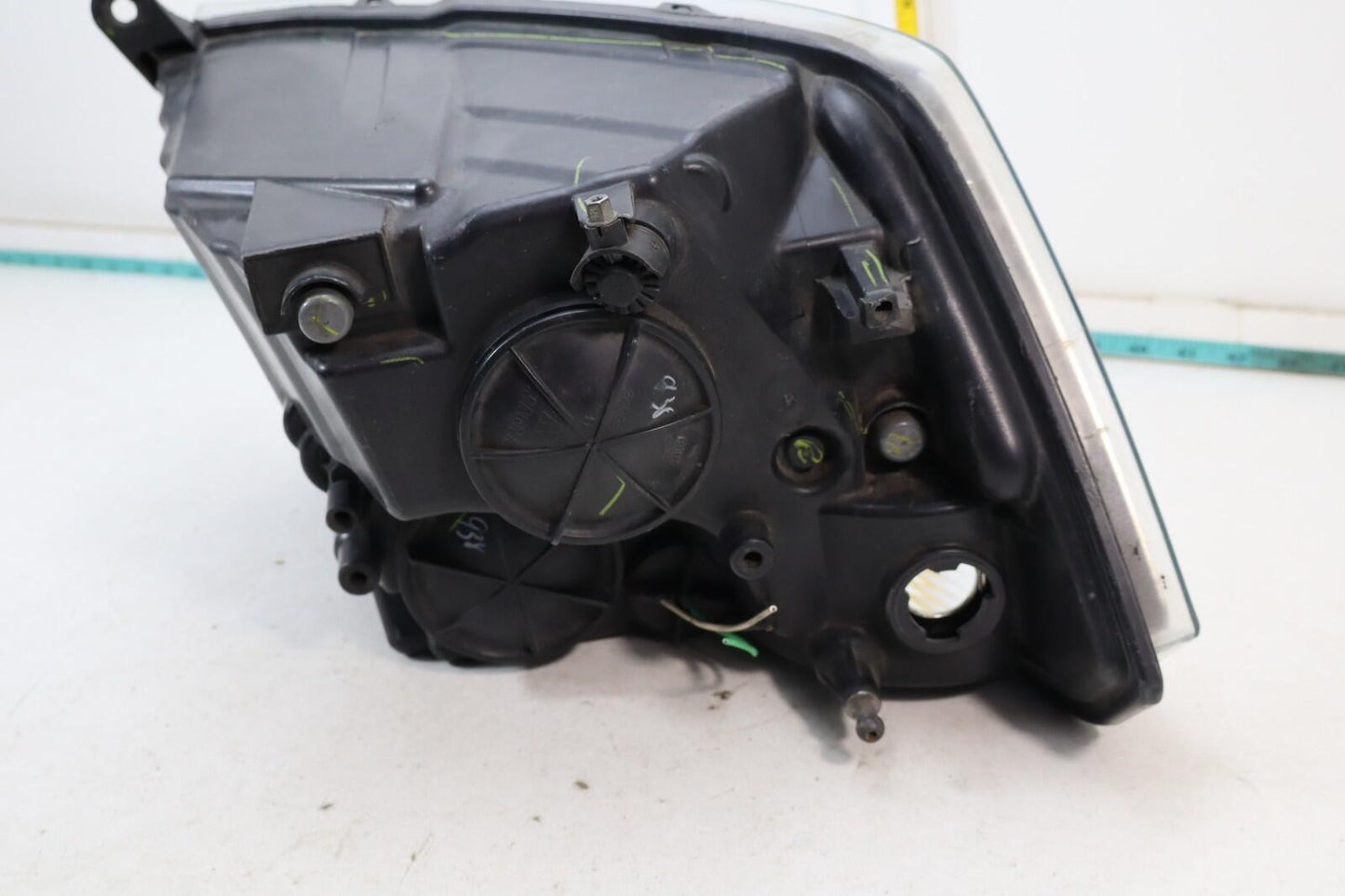 2009-2018 Dodge Ram 1500 2500 3500 Right Passenger Side Headlight 300238AA OEM