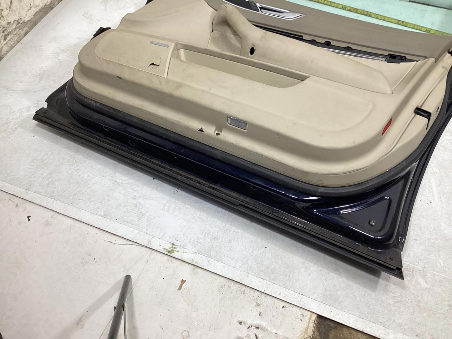 2008-2010 AUDI A6 FRONT RIGHT PASSENGER SIDE COMPLETE DOOR SHELL W/ GLASS OEM .