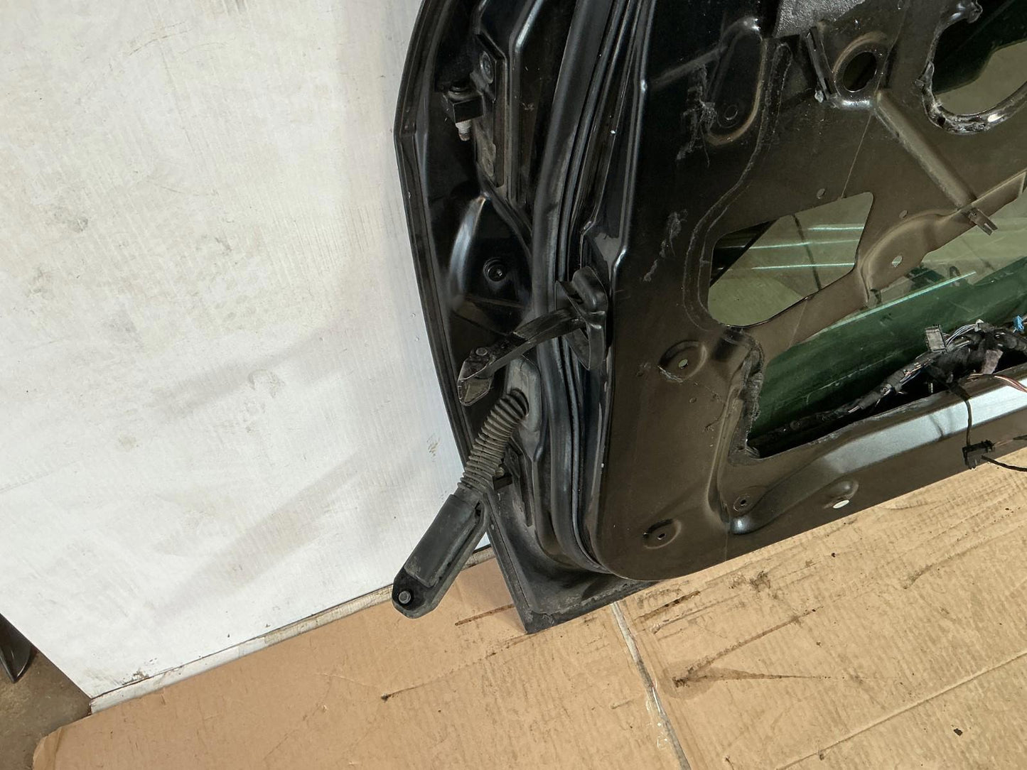 2007 - 2013 BMW X5 xDrive50i Front Right Passenger Side Door Shell Panel OEM.