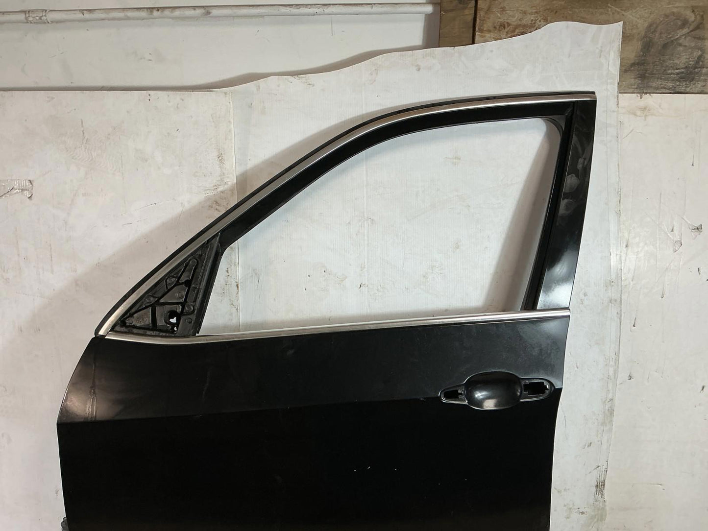 2007 - 2013 BMW X5 xDrive50i Front Left Driver Side Door Shell Panel OEM.