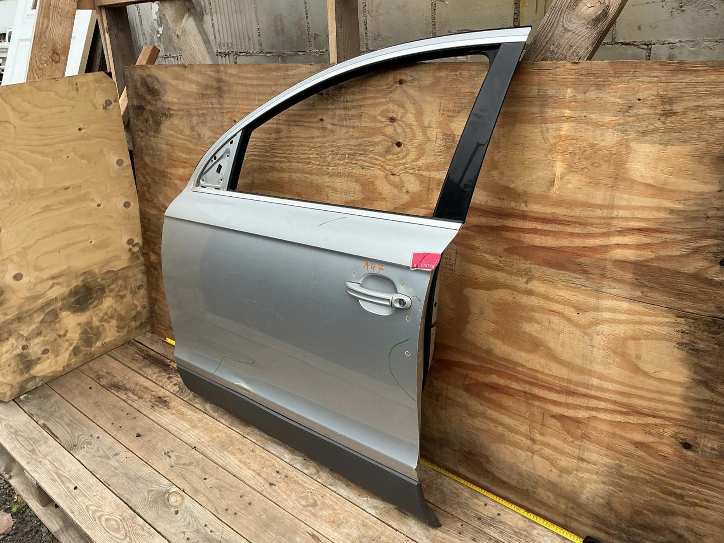 2007 - 2015 Audi Q7 3.6 Premium Front Left Driver Side Door Shell OEM