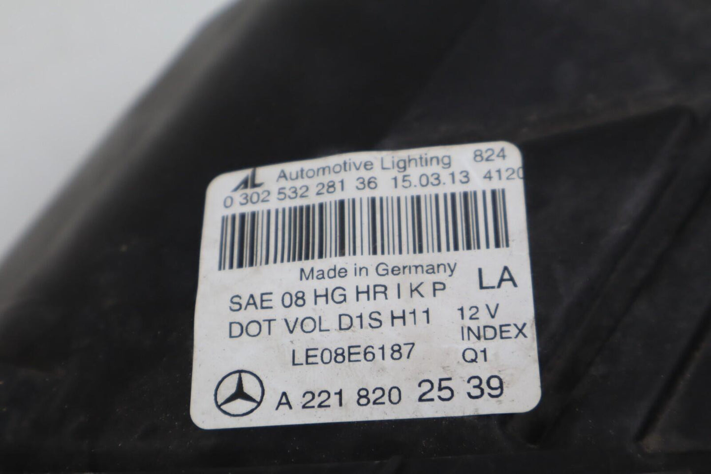 2010-2013 Mercedes-Benz Front Left Driver Side Headlight S500 A2218202539 OEM