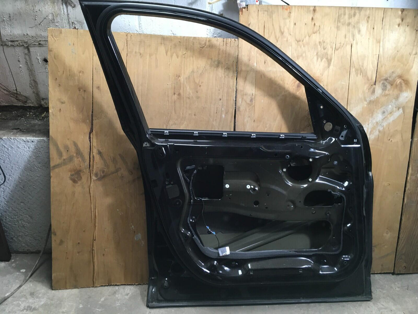 2011-2017 BMW X3 F25 FRONT LEFT DRIVER SIDE DOOR SHELL PANEL BLACK ASSEMBLY OEM.