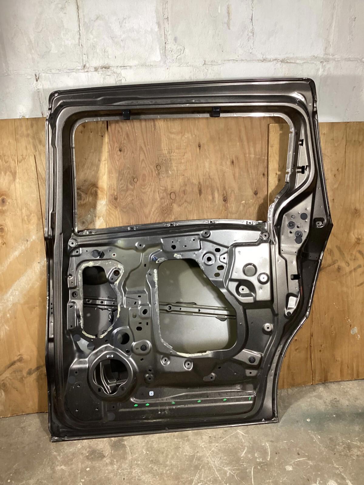 2018 - 2023 HONDA ODYSSEY ELITE REAR RIGHT SIDE EXTERIOR DOOR SHELL PANEL OEM .