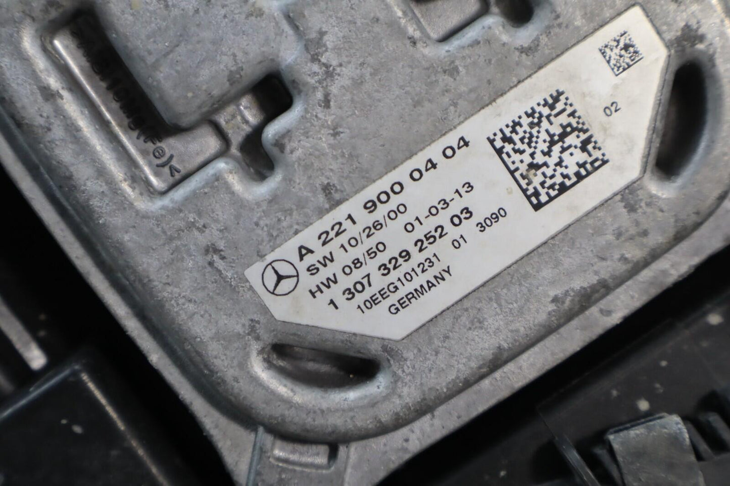 2010-2013 Mercedes-Benz Front Left Driver Side Headlight S500 A2218202539 OEM