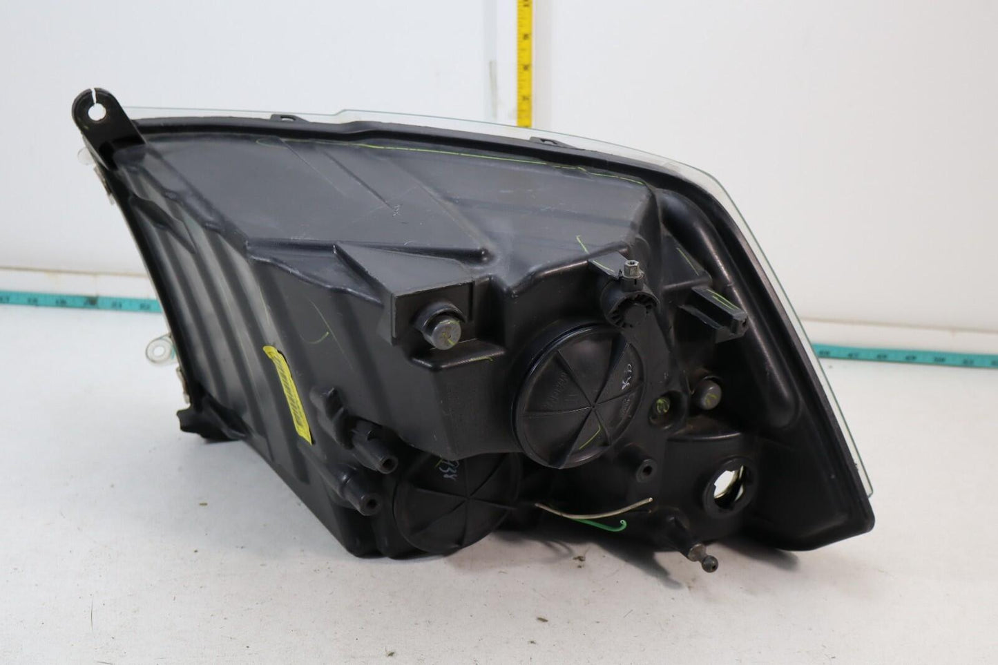 2009-2018 Dodge Ram 1500 2500 3500 Right Passenger Side Headlight 300238AA OEM