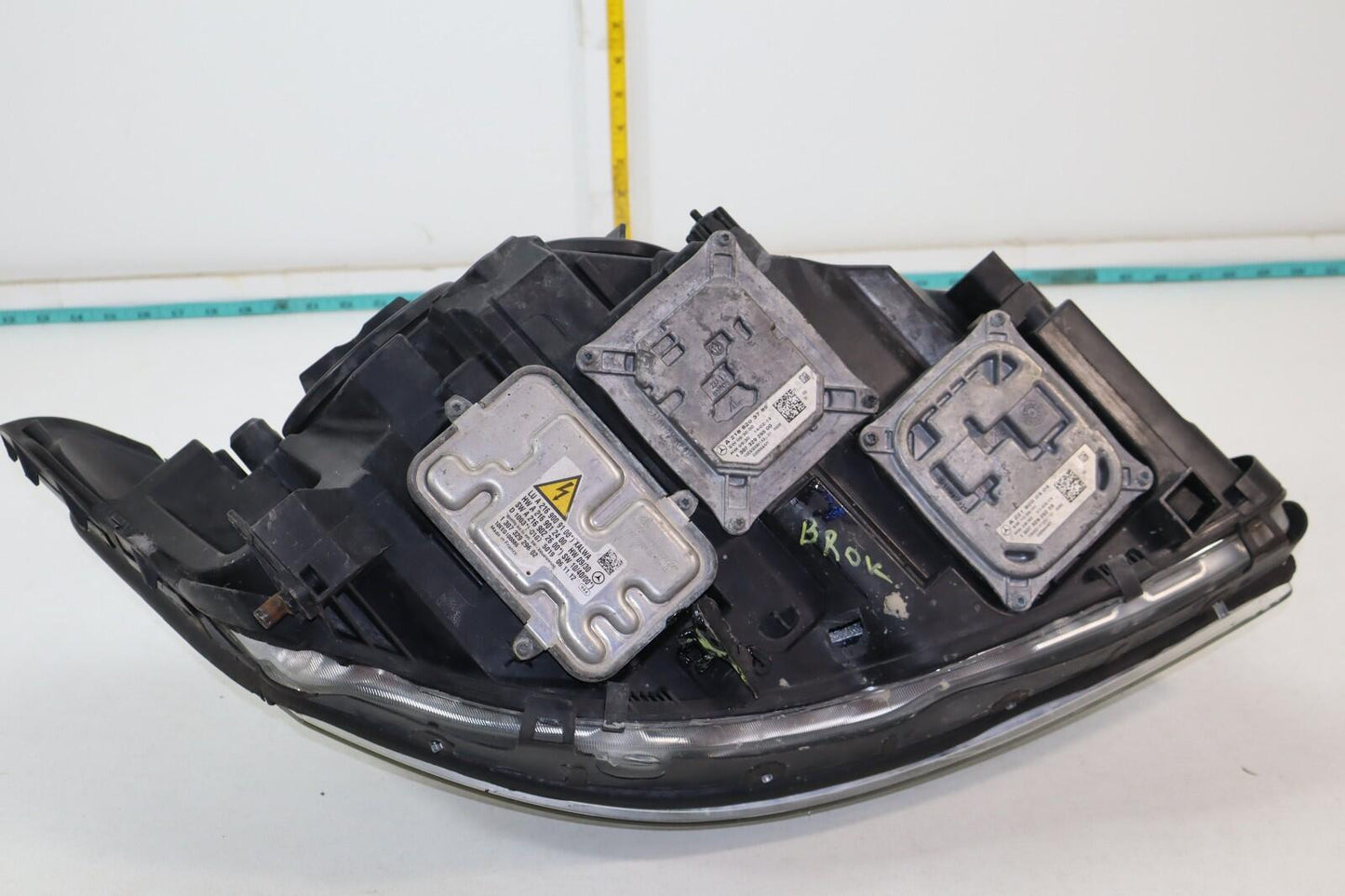 2010-2013 Mercedes-Benz Front Left Driver Side Headlight S500 A2218202539 OEM