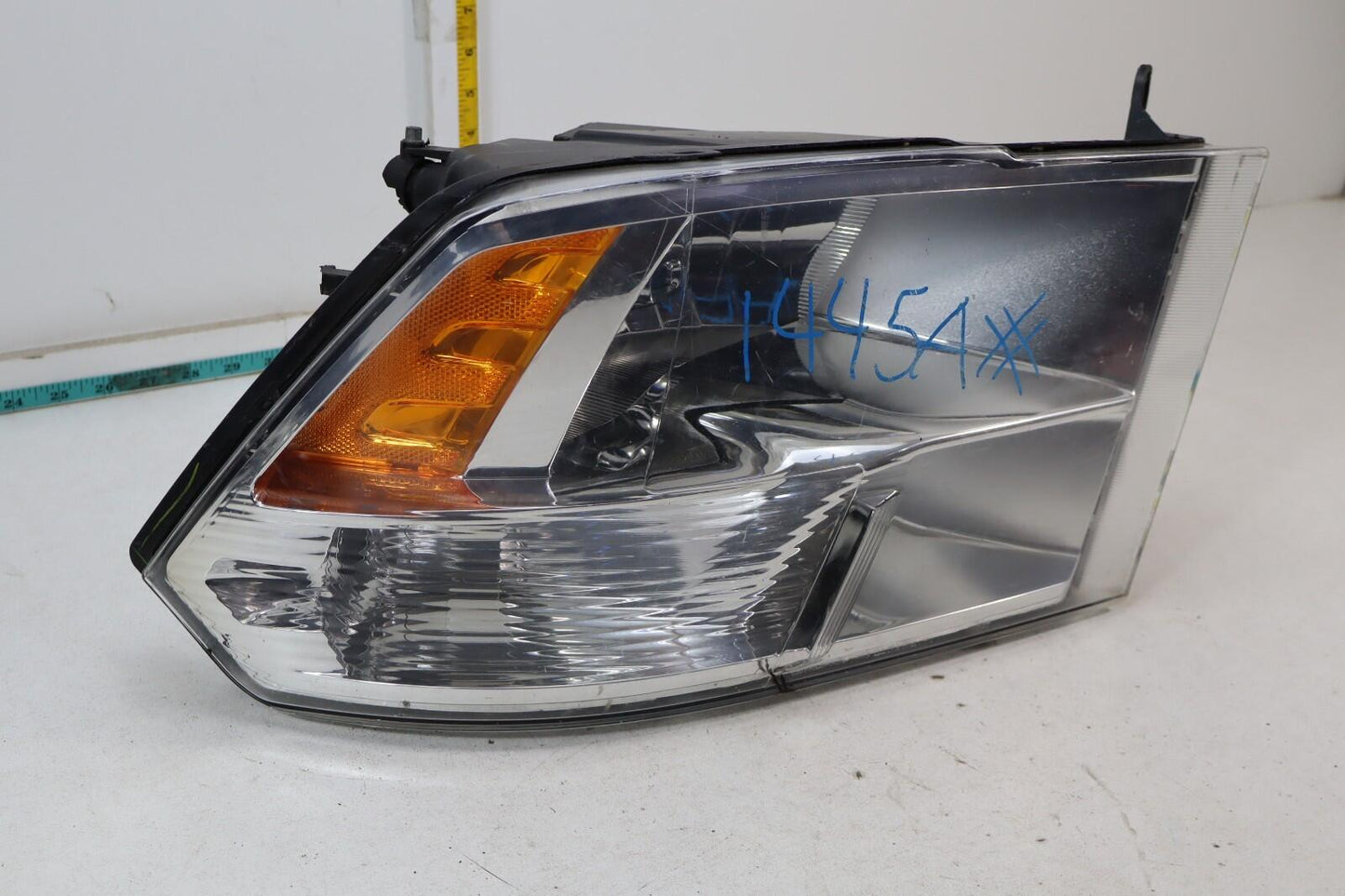 2009-2018 Dodge Ram 1500 2500 3500 Right Passenger Side Headlight 300238AA OEM