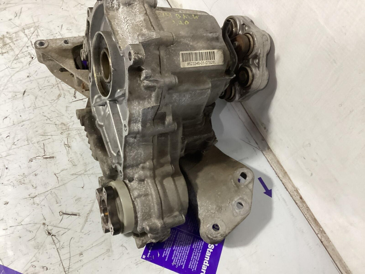 2007-2014 BMW 320i xdrive AWD TRANSMISSION TRANSFER CASE OEM.