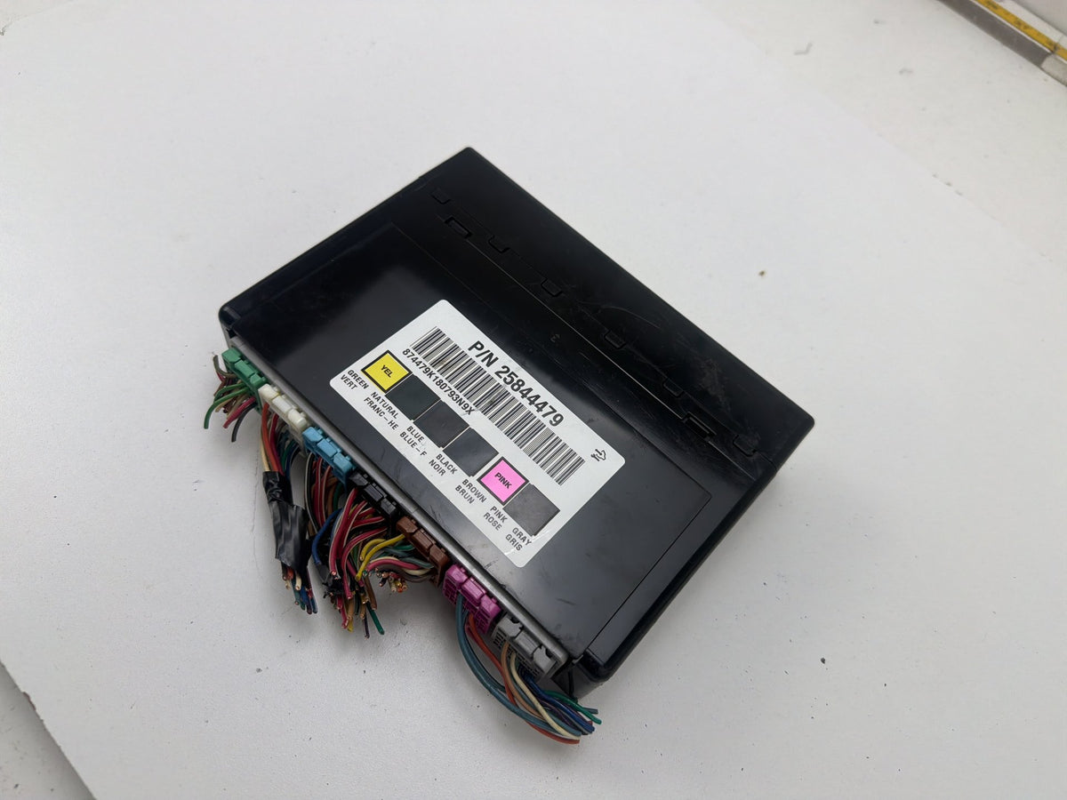 2007-2014 GMC DENALI GMT900 Body Computer Control Module BCM OEM