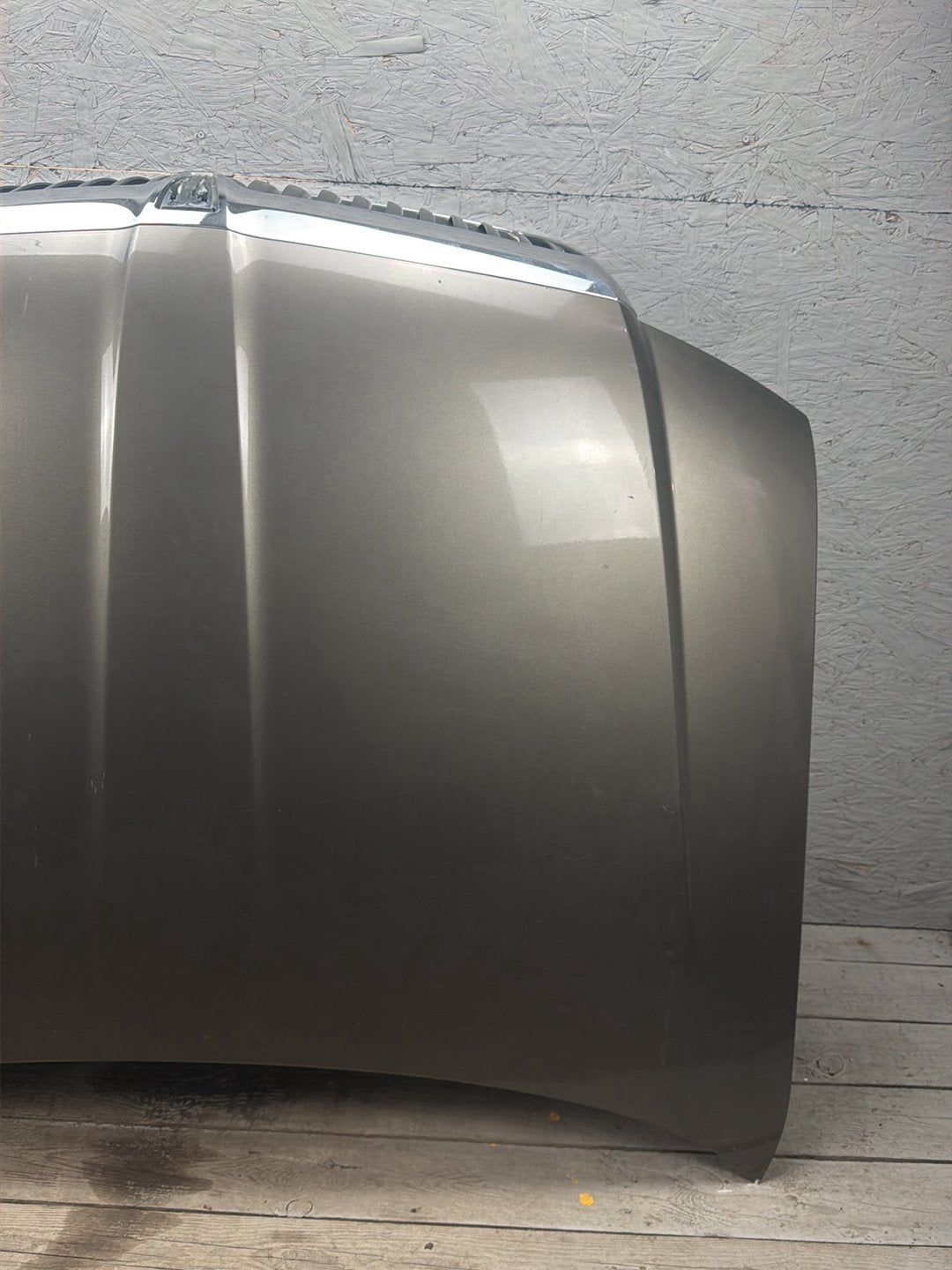 2003-2006 Lincoln Navigator U228 - Front Hood Bonnet OEM