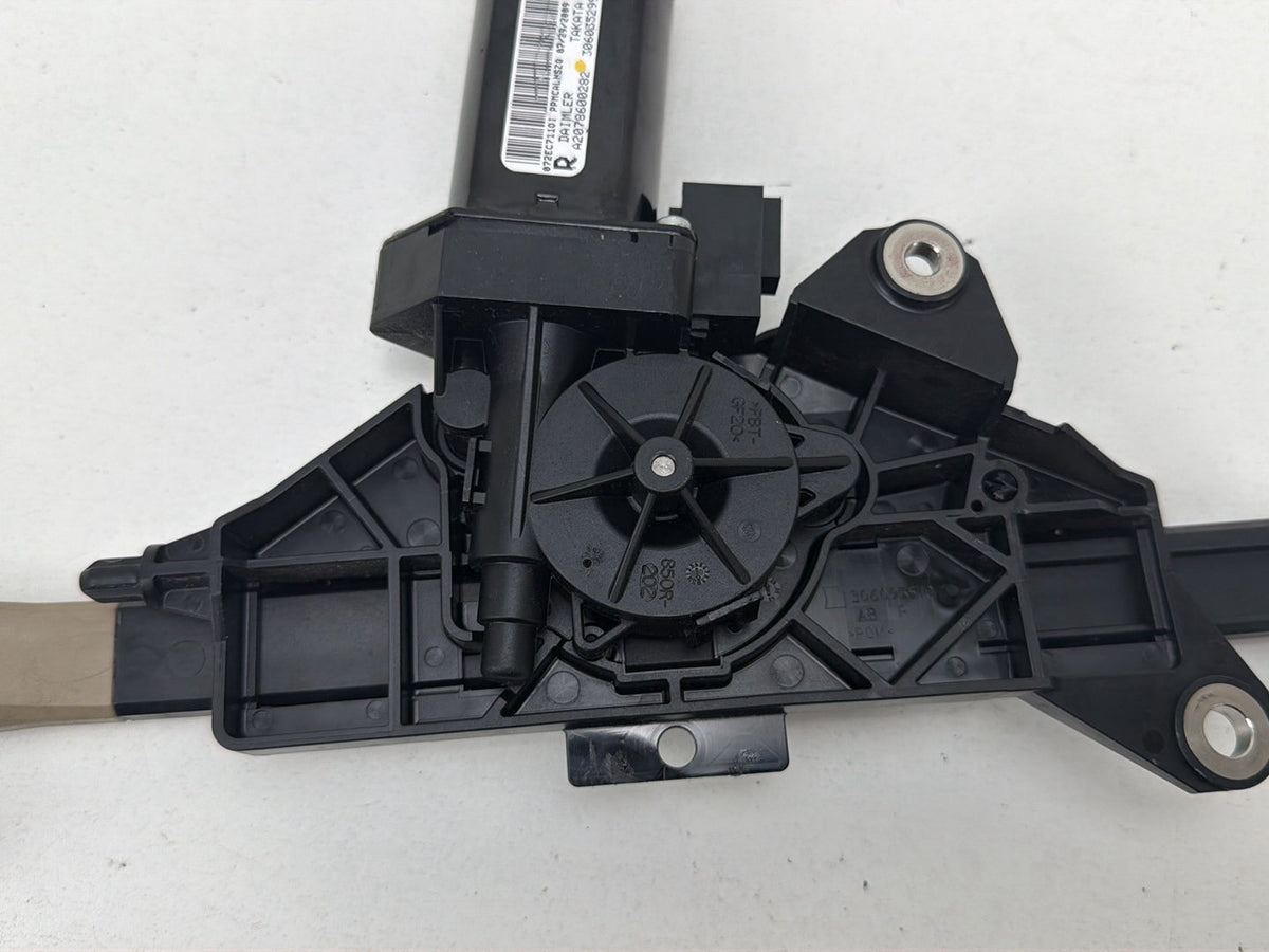 2010-2014 Mercedes-Benz E-Class-Rear Left Seat Belt Feeder Motor A2078600282 OEM