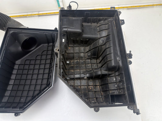2014-2018 Volvo S60 Engine Air Filter Cleaner Box Intake Housing 31342521 OEM
