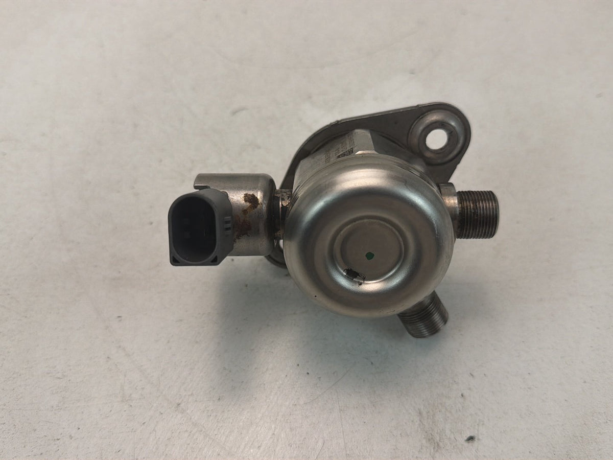 2012-2015 Mercedes-Benz S-Class W221 Right High Pressure Fuel Pump A2780700601 OEM
