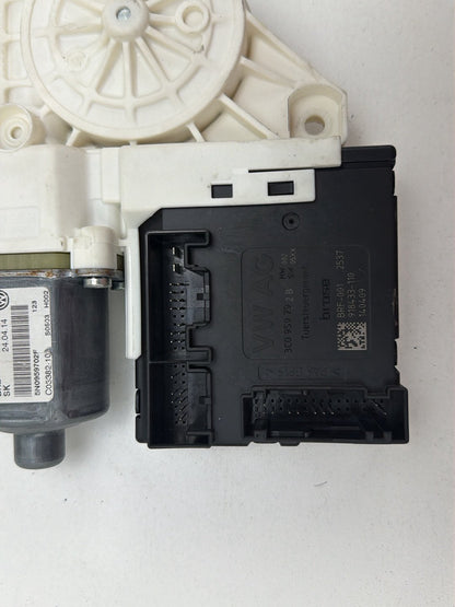 2013-2017 Volkswagen Tiguan Right Front Window Regulator/Motor OEM
