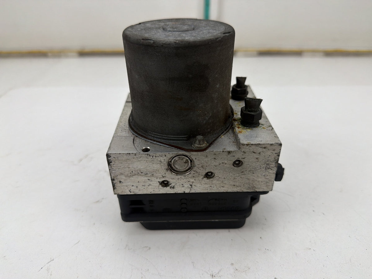 2006-2007 BMW 525I - ABS Anti-Lock Brake Pump Module 0 265 950 668 OEM