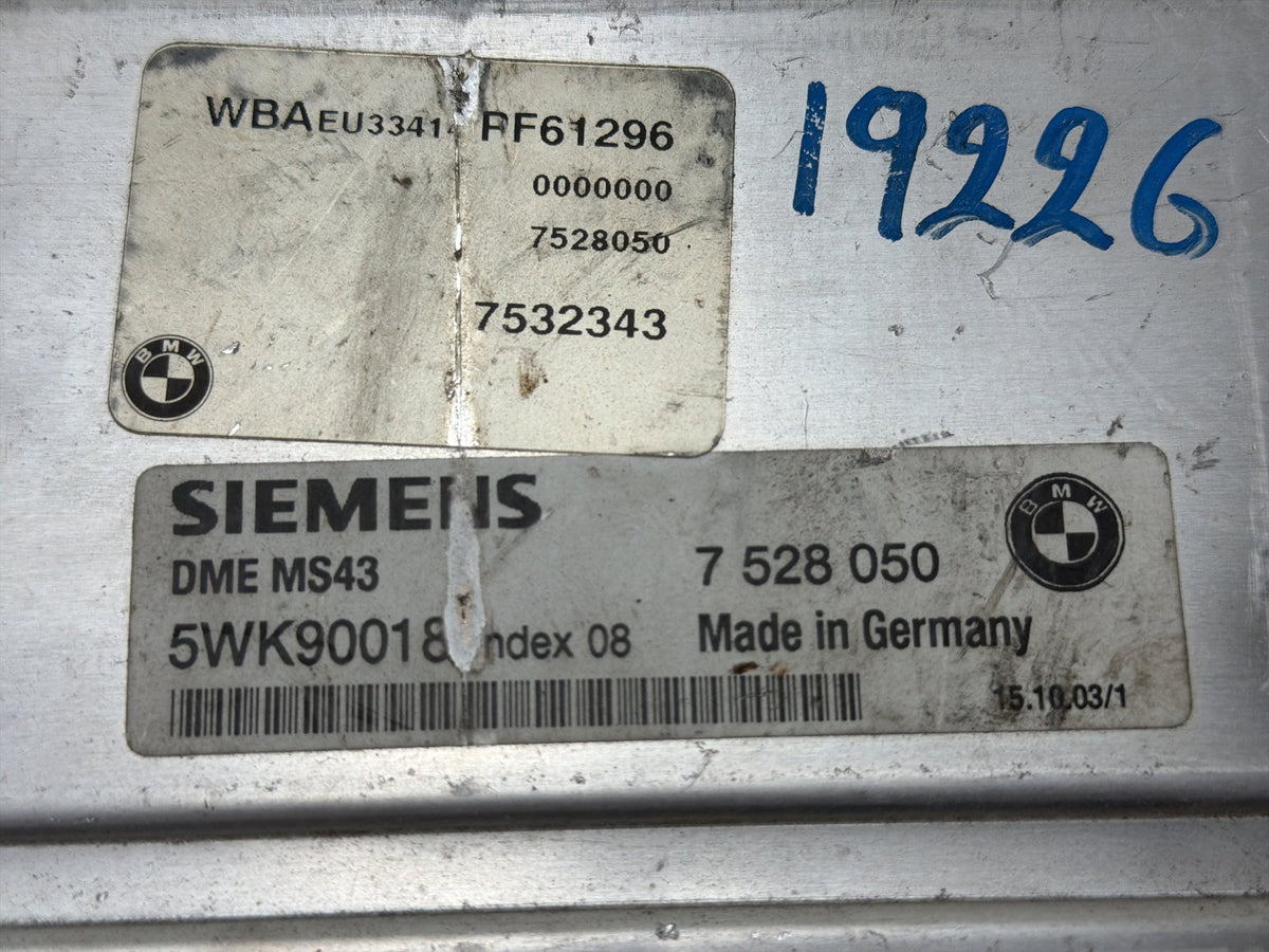 2001-2005 BMW 325i Engine Computer Control Module 7 528 050 OEM