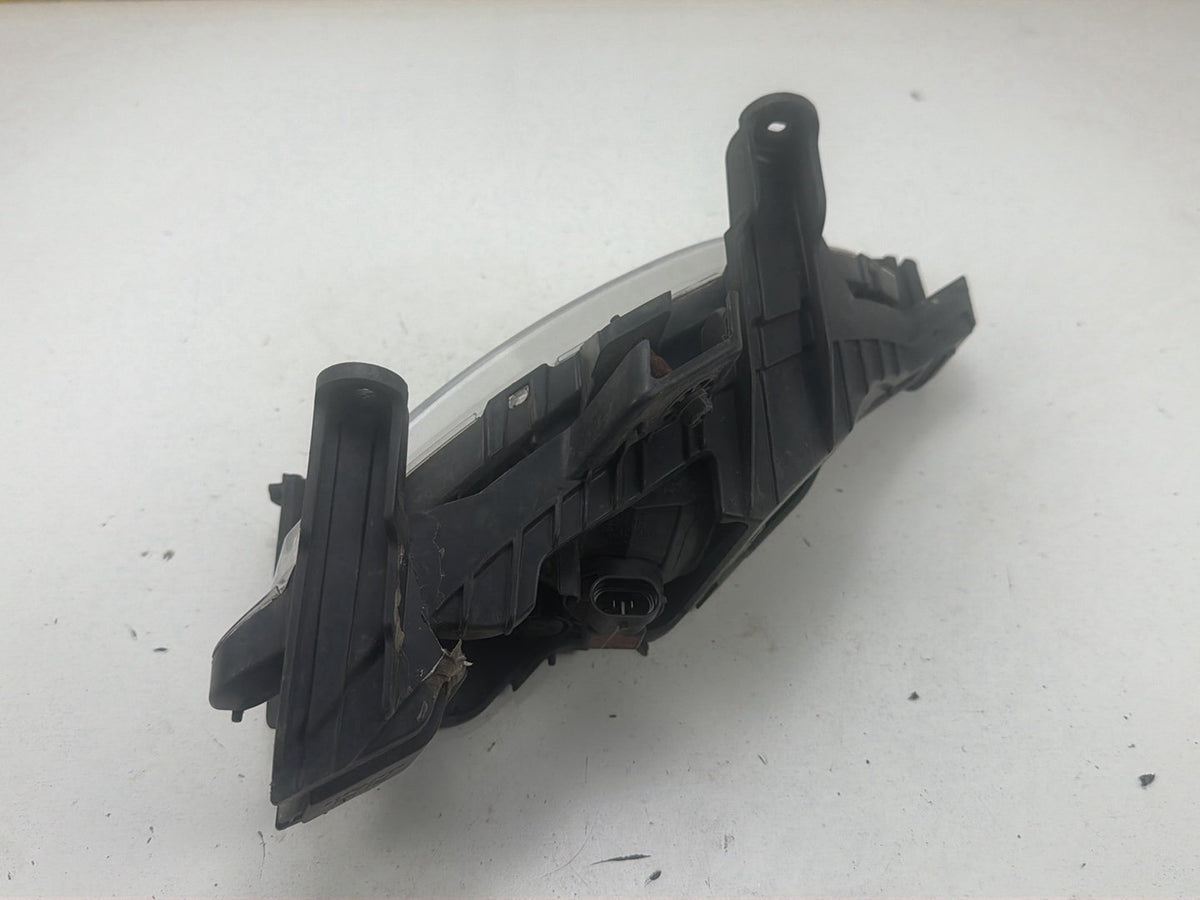 2011-2013 Hyundai Sonata Front Right Passenger Side Fog Light 116-50588R OEM