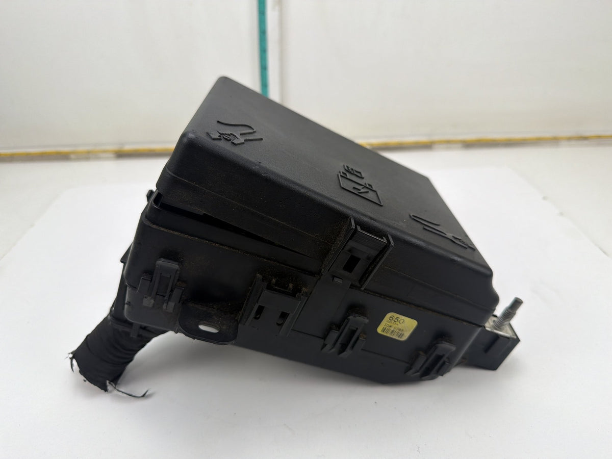 2014-2021 Maserati Quattroporte Rear Trunk Battery Pre-Fuse Box Block OEM