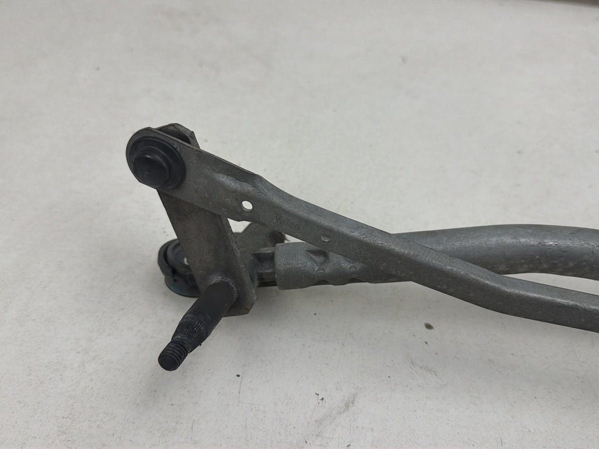 2007-2011 Mini Cooper S R56 Wiper Transmission Linkage with Motor 535 55 304 OEM