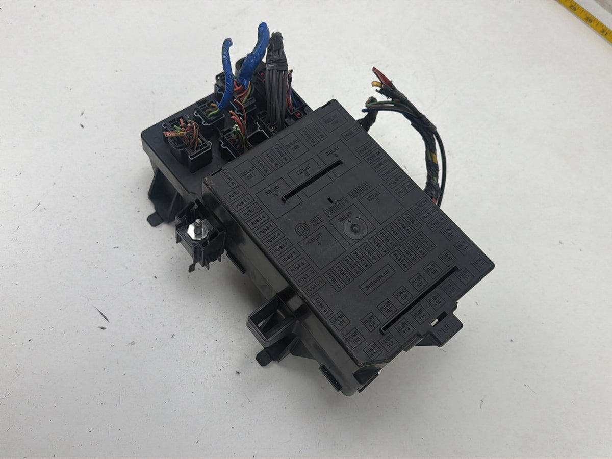 2003-2006 Lincoln Navigator U228 - Fuse Box 3L1T-114A067-AA OEM