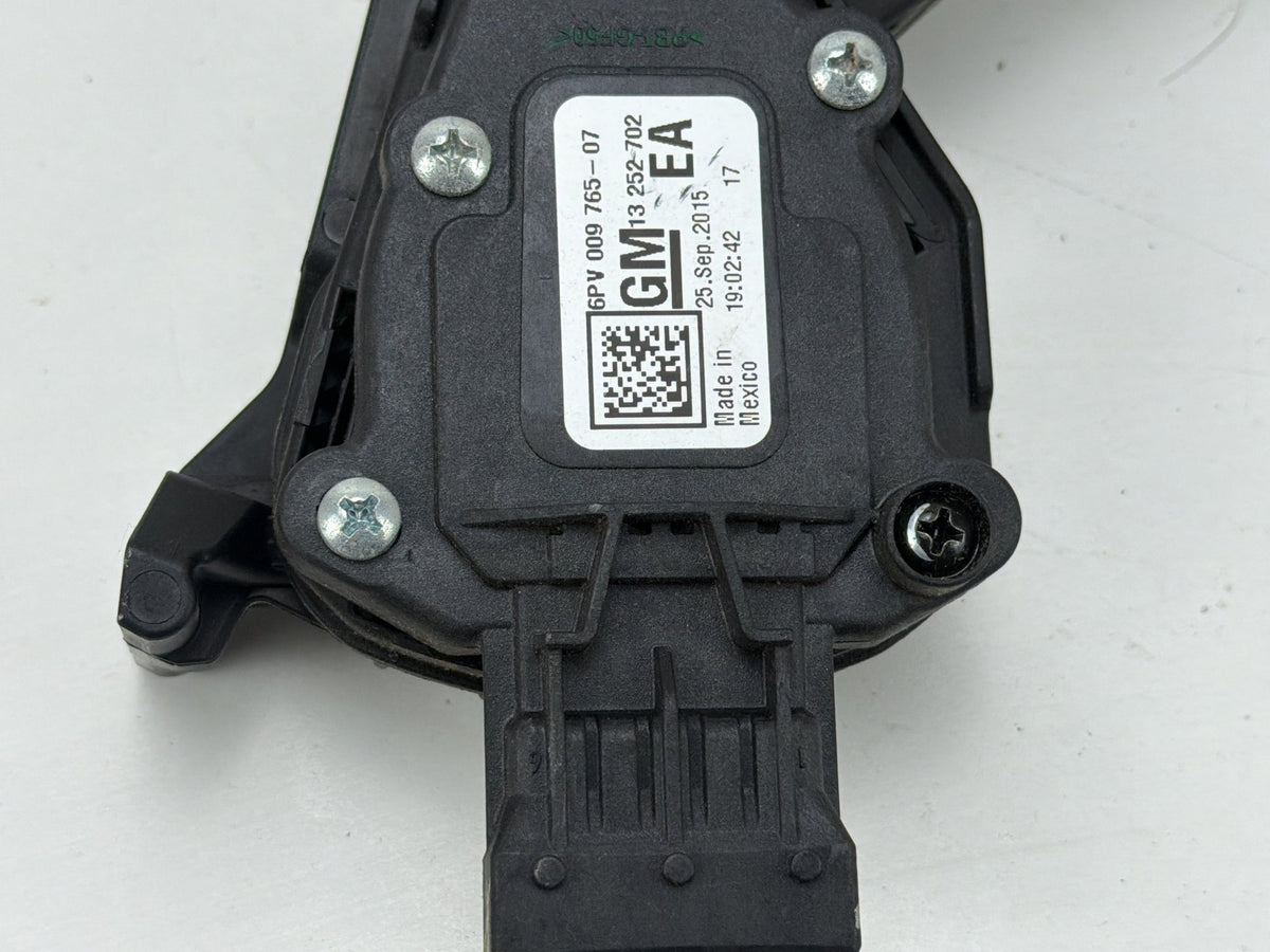 2012-2016 Chevrolet Cruze Accelerator Gas Pedal 13252702 OEM